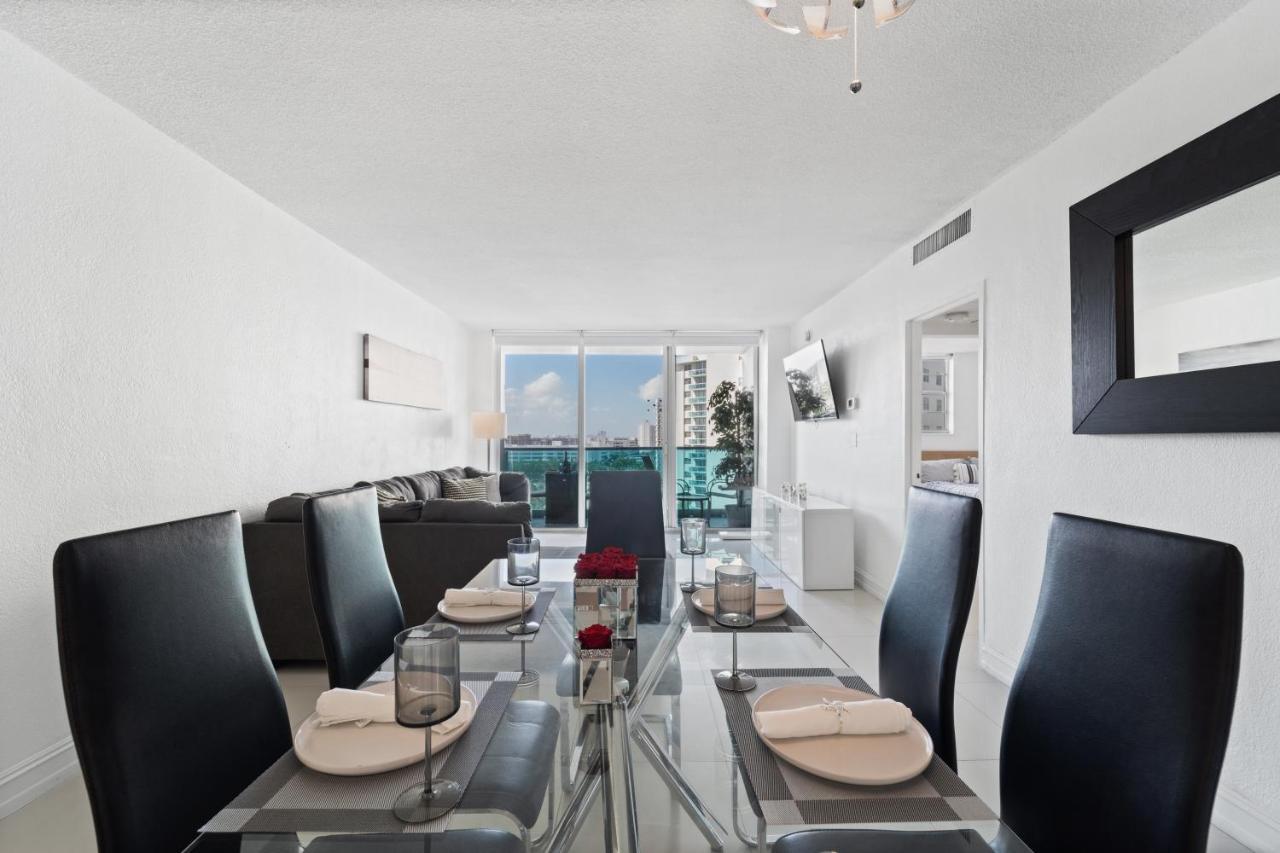 Luxury Beachfront Condo Private Beach Access, Pool & Game Room!!! Hollywood Bagian luar foto
