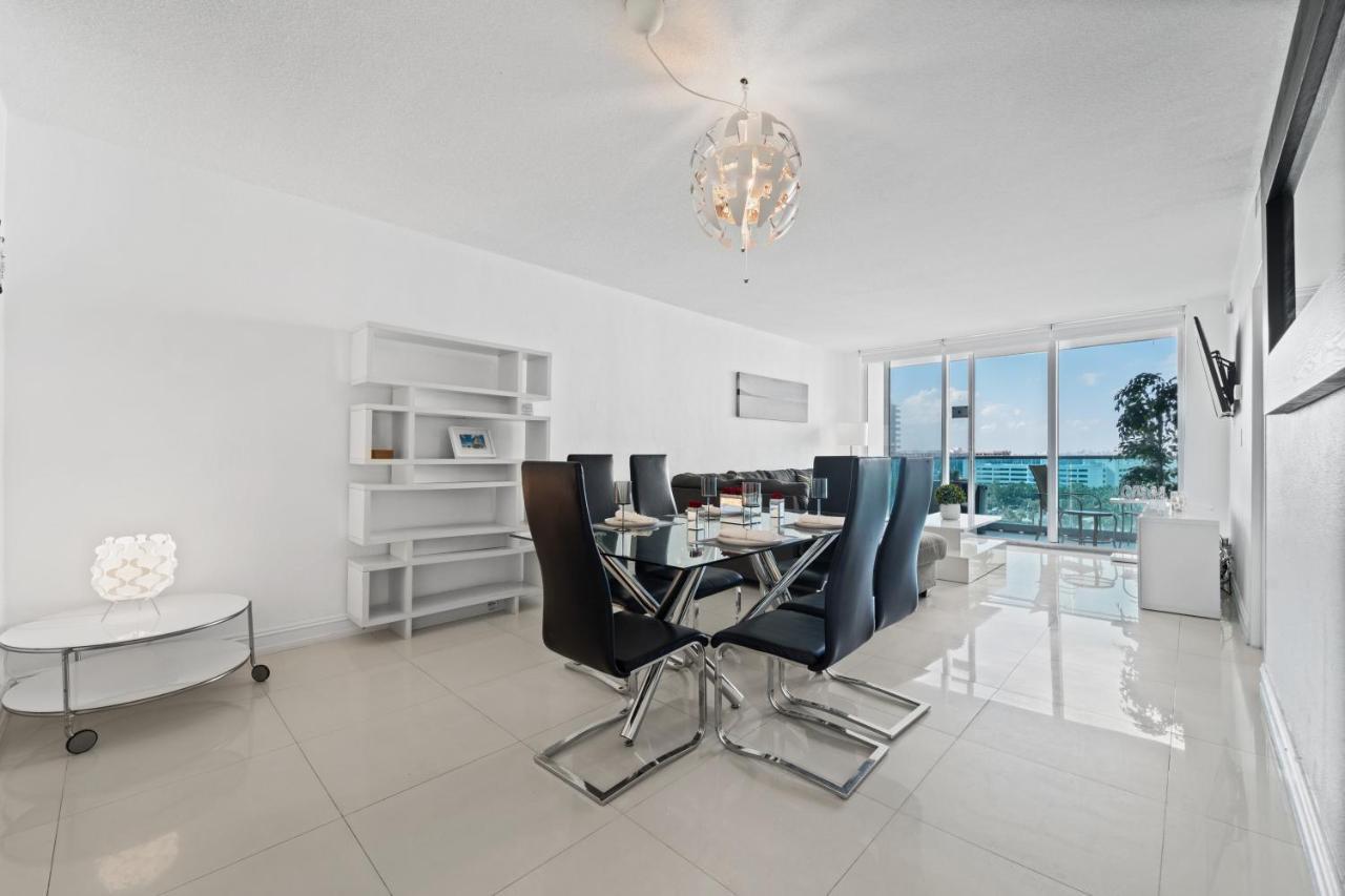 Luxury Beachfront Condo Private Beach Access, Pool & Game Room!!! Hollywood Bagian luar foto