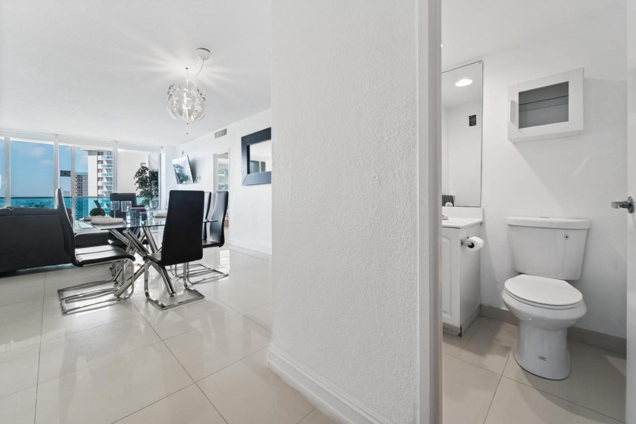 Luxury Beachfront Condo Private Beach Access, Pool & Game Room!!! Hollywood Bagian luar foto