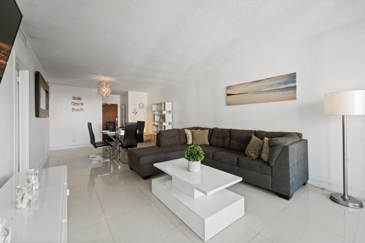Luxury Beachfront Condo Private Beach Access, Pool & Game Room!!! Hollywood Bagian luar foto