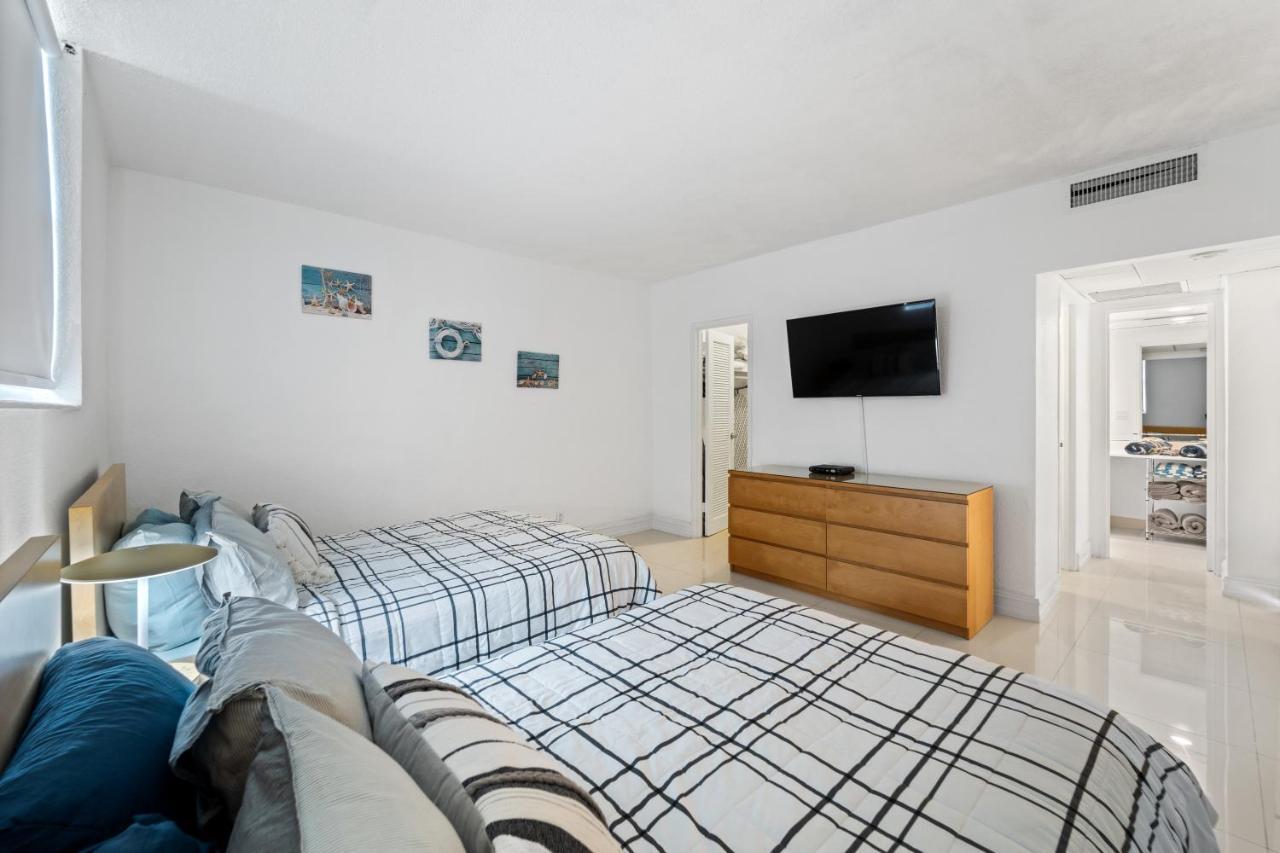 Luxury Beachfront Condo Private Beach Access, Pool & Game Room!!! Hollywood Bagian luar foto