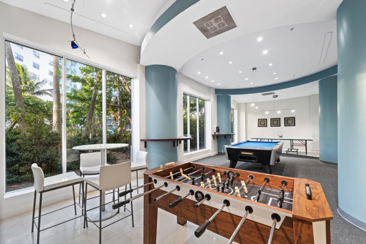 Luxury Beachfront Condo Private Beach Access, Pool & Game Room!!! Hollywood Bagian luar foto
