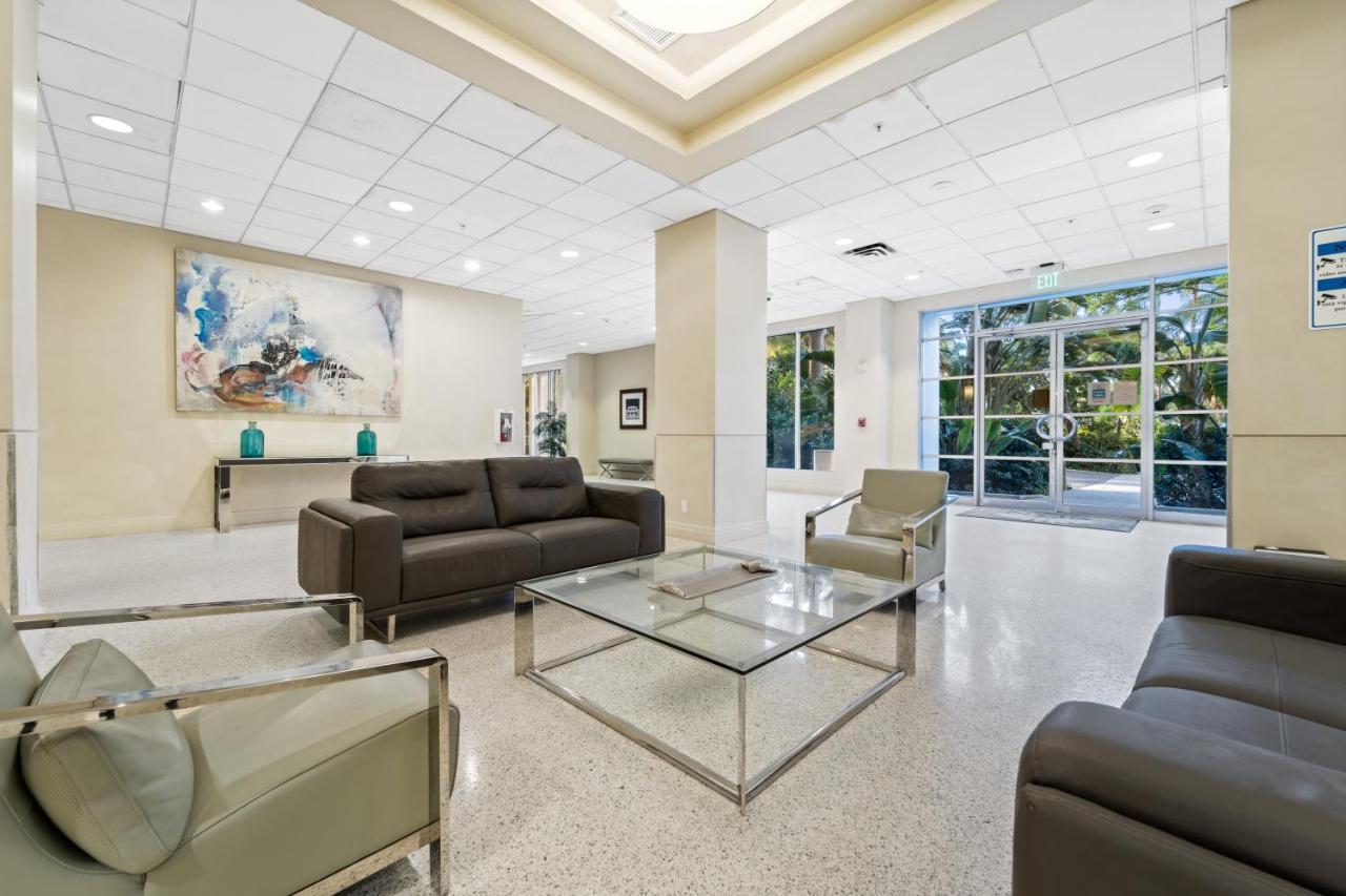 Luxury Beachfront Condo Private Beach Access, Pool & Game Room!!! Hollywood Bagian luar foto