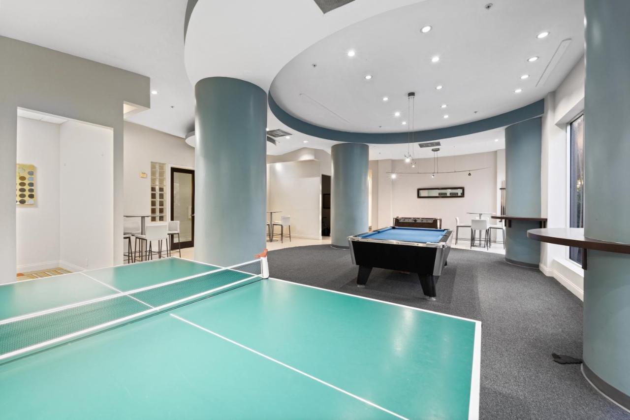Luxury Beachfront Condo Private Beach Access, Pool & Game Room!!! Hollywood Bagian luar foto